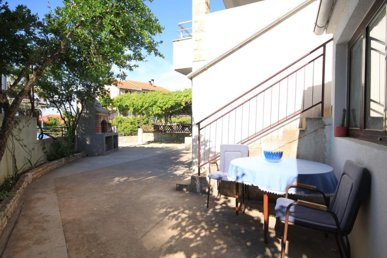 Apartment Jelsa 5703A Exterior photo